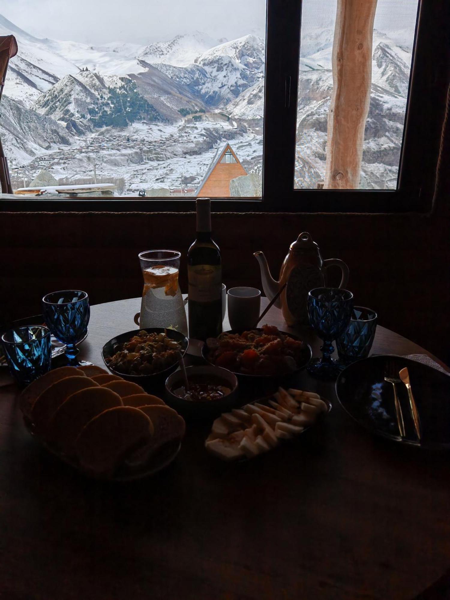 Alone Cottage Kazbegi ห้อง รูปภาพ